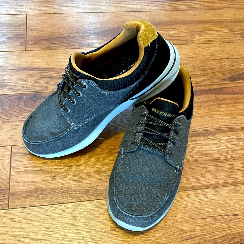Men’s Skechers 10 extra wide shoes
